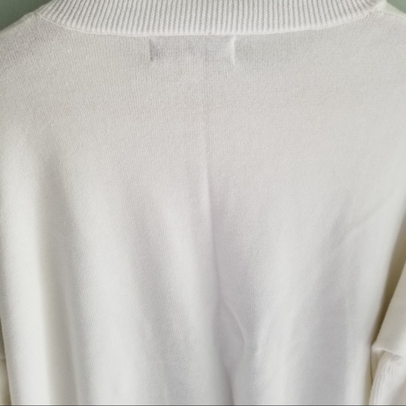 John and Jenn frill sleeve top - Picture 3 of 13